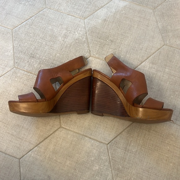 Michael Kors Josephine Wedge Size 6 - Picture 4 of 6